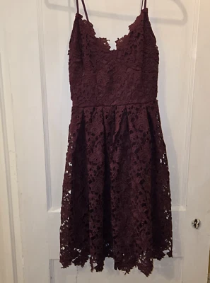 Nuevo con etiquetas Vestido de Cóctel Superpuesto de Encaje Aqua Correa de Espagueti Color Vino Grande Foto 1 de 4