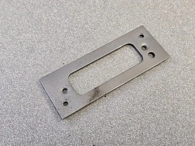 BONITO SOPORTE RETENEDOR LUZ MATRÍCULA ORIGINAL ORIGINAL PORSCHE 928 USADO Foto 1 de 3