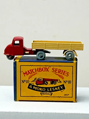 Matchbox No. 10 Scammell Scarab Mechanical Horse Truck with Original Box, Nice - Image 1 of 4