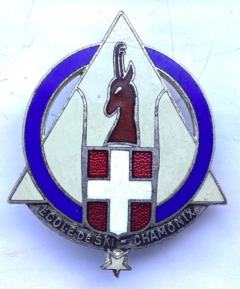 ANCIEN BADGE ÉMAILLÉ ÉCOLE DE SKI DE CHAMONIX SAVOIE CHAMOIS AUGIS LYON - Photo 1/4