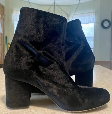 Free People Women’s Sz 41 / US 9.5 Black Velvet Ankle Boots Made In Portugal - Image 1 of 4