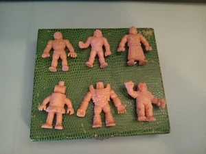 Lot Of 6 Vintage 80's M.U.S.C.L.E. Men Flesh Colored #9 - Picture 1 of 2