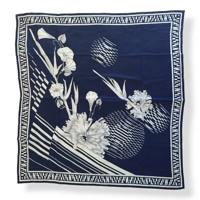 Crisantemo De Colección LEONARD Paris Azul Marino y Blanco 100% Seda Hecho en Italia 35x35" Foto 1 de 4