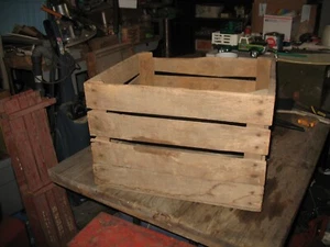 VTG WOOD APPLE FRUIT POTATO CRATE BOX NY BLAD 17 x 14 x12 MOVIE PHOTO PROP DECOR - Picture 1 of 6