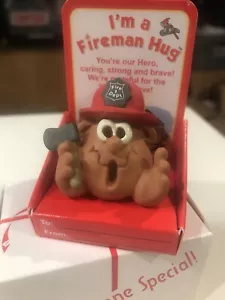 "I'm a Fireman Hug" - Modellino da collezione The Hug Factory nuovo con scatola regalo - Foto 1 di 7