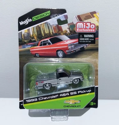 Tarjeta dañada Maisto 1992 Chevrolet 454 SS personalizada dos tonos plateada Lowriders 1/64 Foto 1 de 4