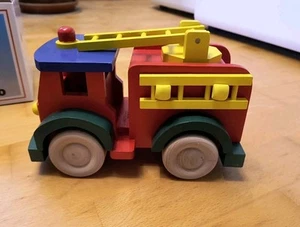 Feuerwehrauto Holz - Bild 1 von 4