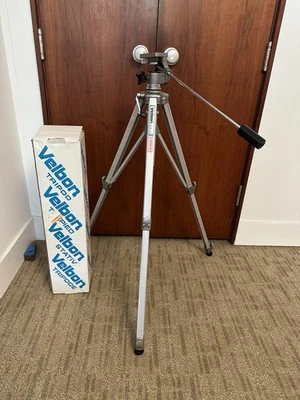 Trípode profesional Velbon SBG-32 con cabezal fluido excelente estado Foto 1 de 4