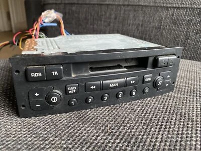 REPRODUCTOR DE CASSETE RADIO PEUGEOT PARTNER BERLINGO SIEMENS - PSARCC110-02 - Sin probar Foto 1 de 4