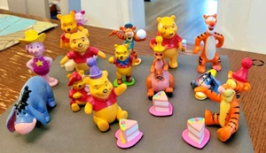 Disney Winnie the Pooh Personaggi Cake Toppers Tigro, Maialino, Eeyore, Kanga, lotto - Foto 1 di 3