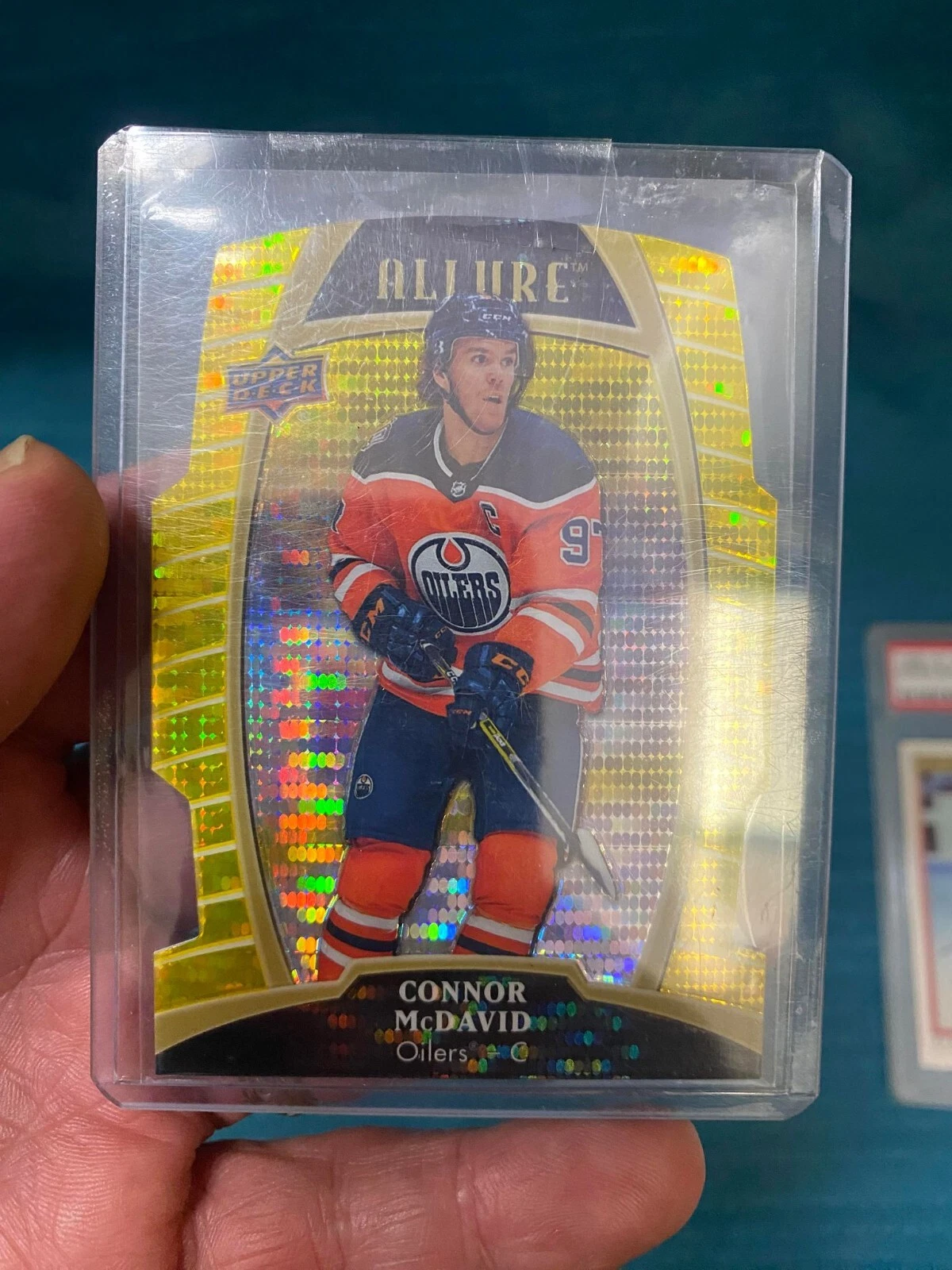 2019-20 Upper Deck Allure Yellow Taxi Connor McDavid #1 OILERS