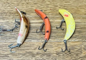 ViTG 1950’s Helin Flatfish Wooden Fishing Lures Lot of 3 Freshwater Orange Red - Picture 1 of 8