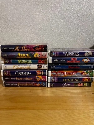 13 Walt Disney Collection VHS Tapes Classics - Image 1 of 4