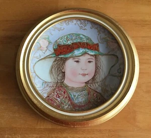 Edna Hibel - Un omaggio a tutti i bambini piatto Wendy con cornice oro scatola originale - Foto 1 di 3