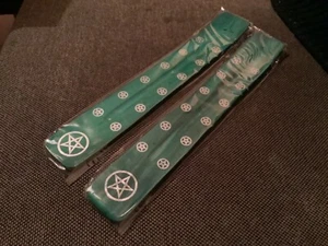 2x Räucherstäbchenhalter aus Holz Aschefänger mit Motiven grün CB28 - Bild 1 von 1