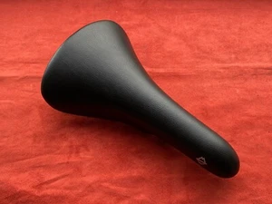 NEW NOS Gary Fisher MTB Seat Saddle Vintage Retro Bike Black Velo 195 - Picture 1 of 6