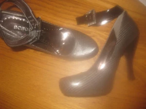 BCBGirls LADIES SILVER PLAID HEELS NEW SZ 6M ELEGANT STYLE! - Picture 1 of 3