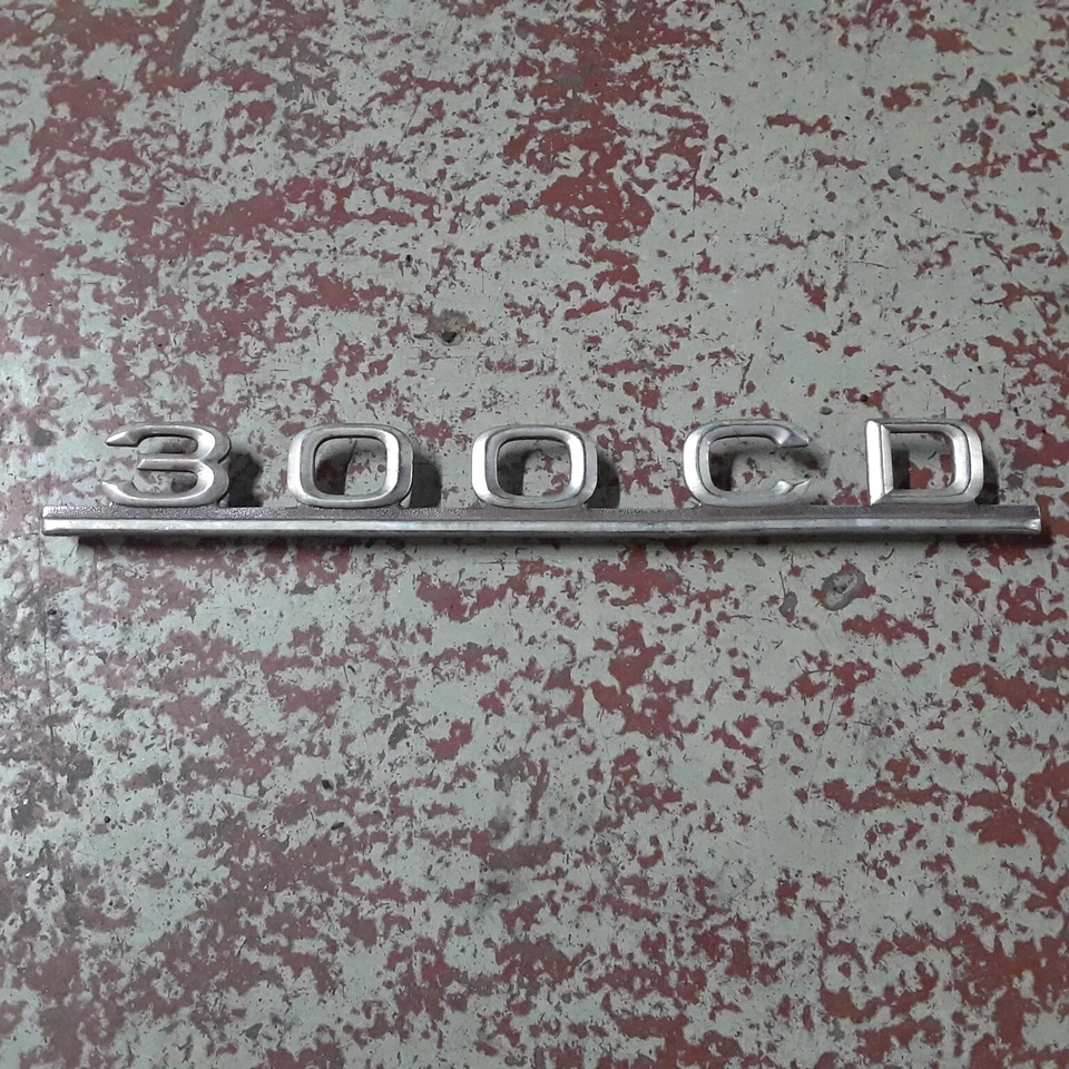 Insignia maletero trasero Mercedes w123 300CD cupé / emblema 300 CD Foto 1 de 1
