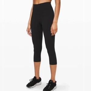 Lululemon Black Align Crop 21” taglia 4 - Foto 1 di 10