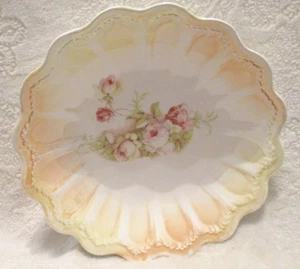 Vintage~Carnival Glass Style Bowl~Pink Roses~Scalloped Edges~10.75" x 2 3/8" - Picture 1 of 12