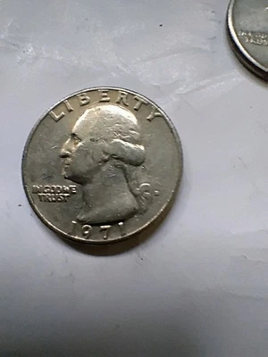1971 D WASHINGTON QUARTER ERROR! FILLED IN MINT MARK ERROR - Image 1 of 2