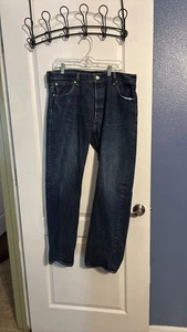 Jeans para hombre Levi's 501 botón mosca pierna recta lavado oscuro denim - Imagen 1 de 4