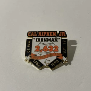 1998 Cal RIPKEN Jr. IRON MAN 2.632 Pin, gebraucht - Bild 1 von 1