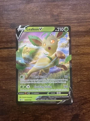 Leafeon V SWSH194 SWSH: Sword & Shield Promo Cards Holo - Image 1 of 2
