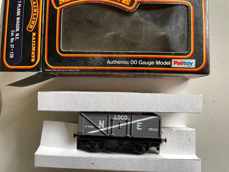 MAINLINE OO GAUGE - 37-126 7 PLANK WAGON, N.E. - Image 1 of 1