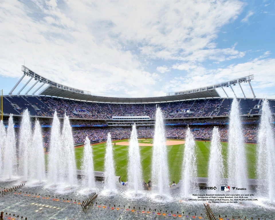 Kauffman Stadium Kansas City Royals Unsigned Fountains Photo - Image 1 of 1