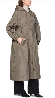 Parka mujer Guess Kelsi con capucha longitud media color oliva talla M. Foto 1 de 4