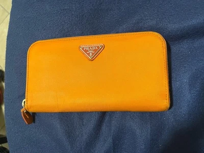 Cartera Larga EGA PRADA Logo Placa Nylon Cremallera Alrededor Naranja/5BK0130 Foto 1 de 4