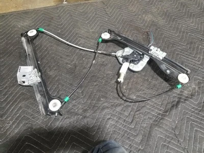 03-08 Bmw E85 Z4 右前乘客窗玻璃升降调节器轨道 Oem — 第 1/4 张图片