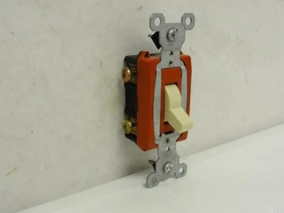 Interruptor de pared de palanca Pass&Seymour CS20AC3-I 208112 Old-Stock; 20A; 120/277VAC Foto 1 de 4