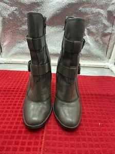Ristin Davis Damen Größe 7,5 M braunes Leder spitz zulaufend geschnallt Stiletto Stiefel - Bild 1 von 7