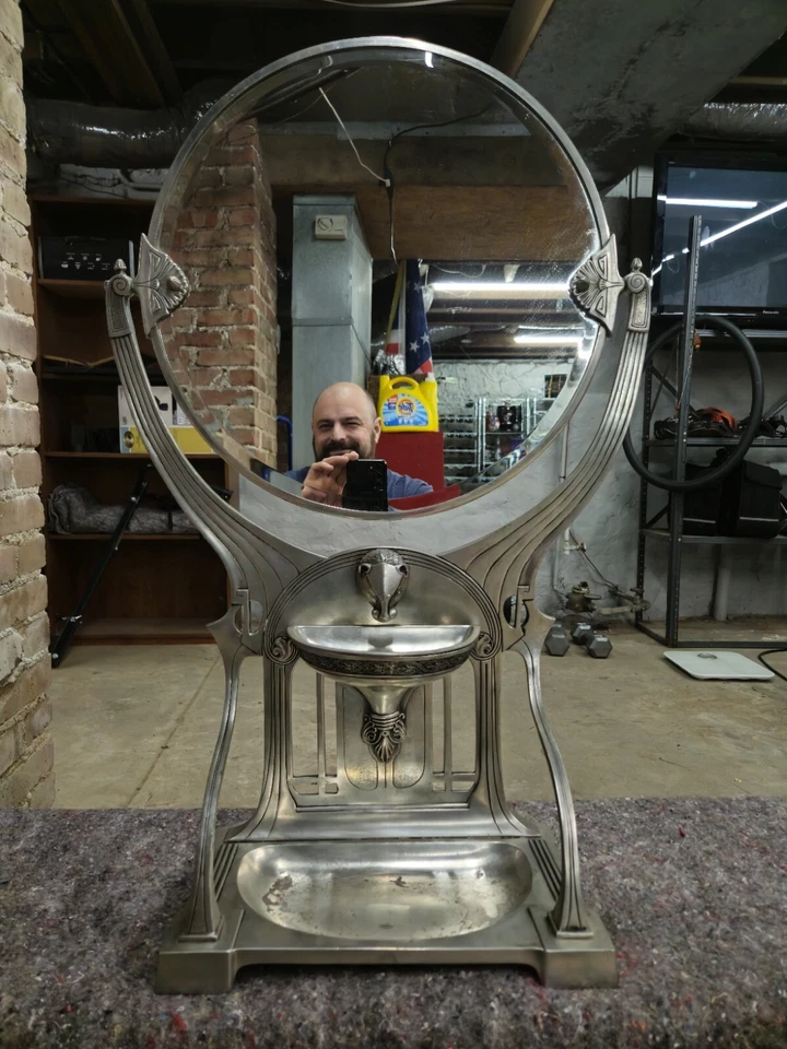 Espejo tocador de mesa alemán Jugenstil Grand plateado alrededor de 1900 Foto 1 de 4