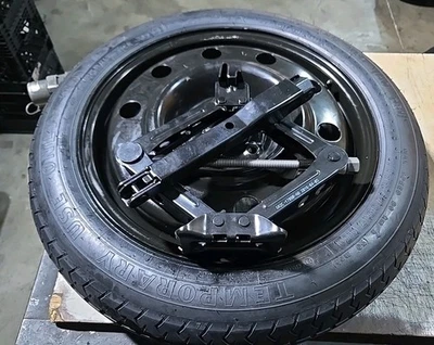 KIT NEUMÁTICO REPUESTO FORD MUSTANG V6 GT LLANTA 17" CON GATO SE ADAPTA 2005 A 2014  Foto 1 de 4