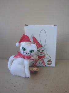 Vintage 1992 Frohe Weihnachten ausgefallenes Fest weiße Katze Ornament mit Nikolausmütze von Russ - Bild 1 von 19
