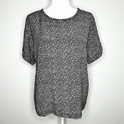 Blusa VINCE Feminina Preto e Branco Padrão Geológico 100% Seda Manga Curta Tamanho M Excelente Estado Usado - Imagem 1 de 4