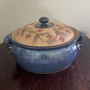 Parsley Pottery Stoneware Casserole Dish with Lid - Picture 1 of 7