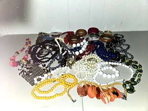 5+ Pfund Trödel Schmuck Konvolut Mehrzweck / Basteln unsortiert - einige tragbar - Bild 1 von 5