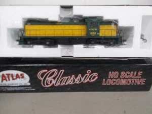 ATLAS/CLASSSIC # 7102 ~ CHICAGO NORTHWESTERN RS-1 LOCOMOTIVE # 222 ~ HO SCALE - Picture 1 of 6