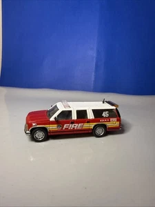 Code 3 1:64 New York Fire Department FDNY GMC Suburban Batt 45 Customized - Picture 1 of 9
