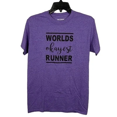 Футболка Gildan унисекс размер S Worlds Okeest бегун с коротким рукавом фиолетовая хлопковая смесь - Изображение 1 из 4