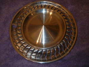 Triumph Spitfire MKII Louvered Right 13" Hubcap Hub Cap  3A - Picture 1 of 3