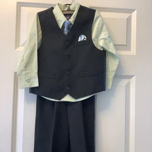 NWOT Arrow - 4 Piece Dress Suit Set Sz 4 with Pants, Vest, Shirt & Tie -PERFECT! - Picture 1 of 7