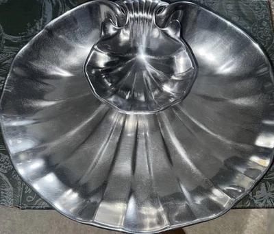 Очень большое оловянное блюдо с креветками Wilton Armetale Shell 11,5 x 15 дюймов No356934 - Изображение 1 из 4