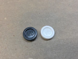 Casino Yahtzee Black And White Chip Replacement Parts & Pieces Over 200 Combined - Picture 1 of 3