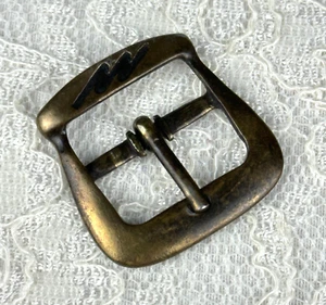 Belt Buckle Square Brass Tone to fit 3/4 Inch Belt Very Good Condition - Picture 1 of 7
