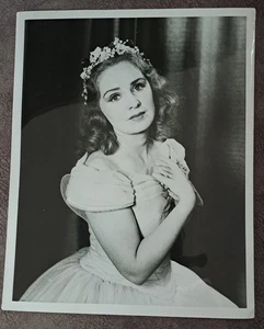 10 x 8 Echt Foto Joyce Wright D`Oyly Carte Gilbert & Sullivan Iolanthe - Bild 1 von 2